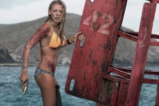 Paradise Beach - Dentro l'incubo: Blake Lively in una scena del film