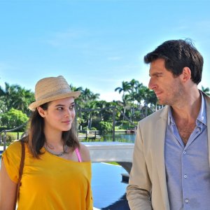 Miami Beach: Neva Leoni e Giampaolo Morelli in una scena del film