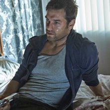 Banshee: il protagonist Antony Starr in una foto della quarta stagione