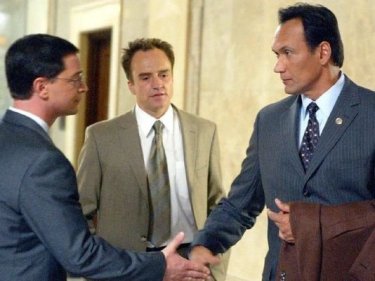 West Wing: Joshua Malina in una foto della serie