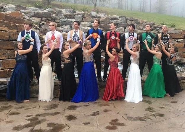 images/2016/05/07/supereroei-prom.jpg