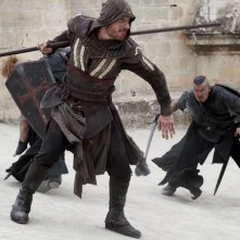 Assassin's Creed: Michael Fassbender durante un combattimento