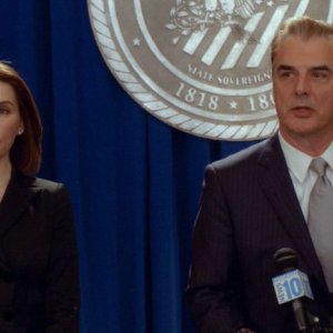 The Good Wife: Julianna Margulies accanto a Chris Noth nell'episodio End