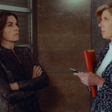 The Good Wife: Julianna Margulies e Christine Baranski nell'episodio End