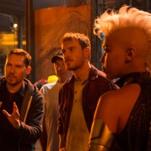 X-Men: Apocalisse - Alexandra Shipp, Michael Fassbender e il regista Bryan Singer sul set del film