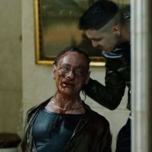 Gomorra - la serie, Massimiliano Rossi in una delle scene più dure