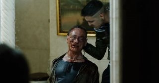 Gomorra - la serie, Massimiliano Rossi in una delle scene più dure