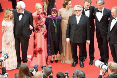 Festival di Cannes 2016: la giuria sul red carpet