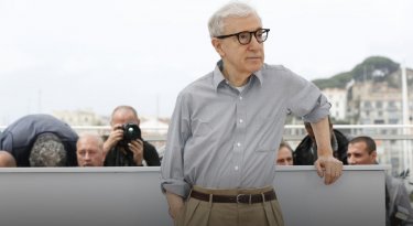 Cafe Society: Woody Allen al photocall di Cannes 2016
