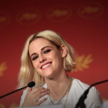 Cafe Society: un bel primo piano di Kristen Stewart a fianco di Woody Allen a Cannes 2016