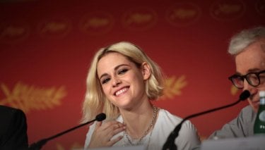 Cafe Society: un bel primo piano di Kristen Stewart a fianco di Woody Allen a Cannes 2016