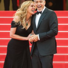Cannes 2016: George Clooney e Julia Roberts se la ridono sul red carpet di Money Monster