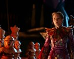 Alice attraverso lo specchio: trailer con un messaggio di Tim Burton