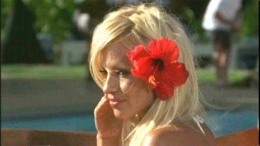 Pamela Anderson in Baywatch - matrimonio alle Hawaii