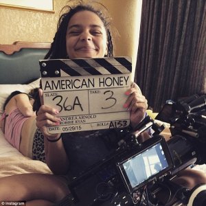 Sasha Lane in una immagine dal set di American Honey. 