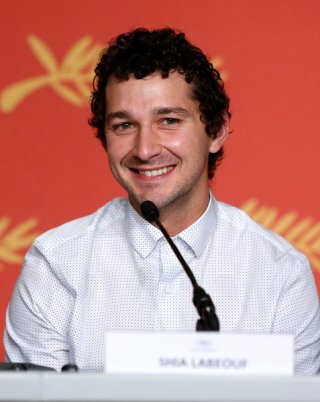 American Honey: Shia LaBeouf in un momento della conferenza stampa