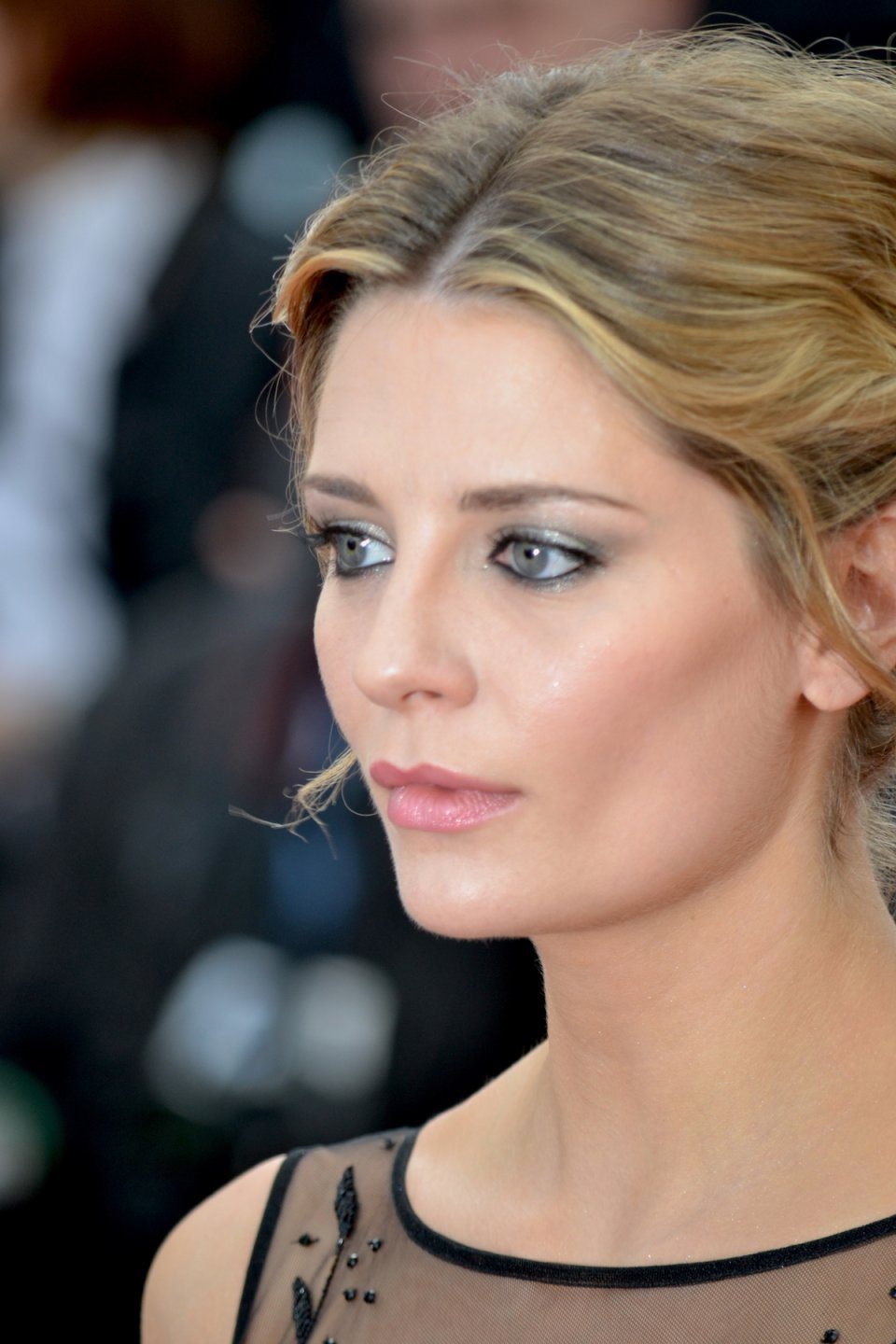 Cannes 2016: un primo piano di Mischa Barton sul red carpet di Loving