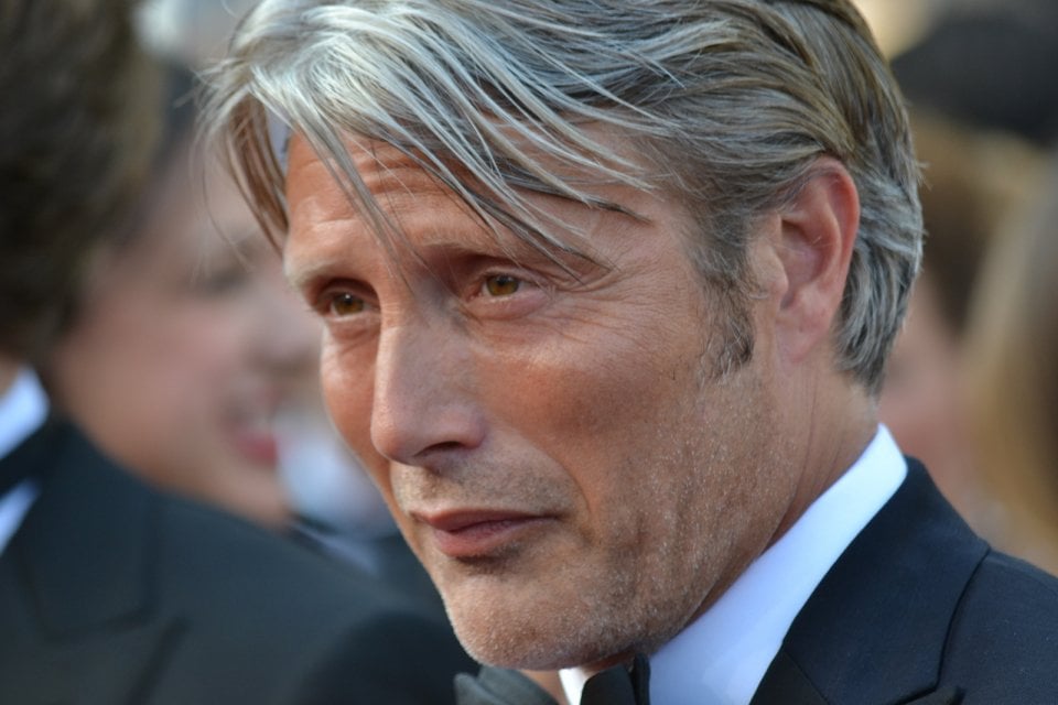 Cannes 2016: uno scatto di Mads Mikkelsen sul red carpet di Loving