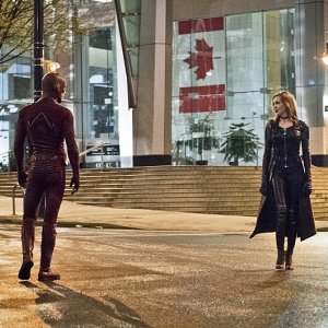 The Flash 2: Katie Cassidy si confronta con Grant Gustin