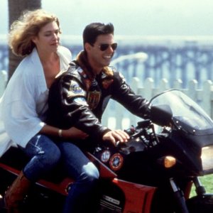 Tom Cruise con Kelly McGillis in Top Gun