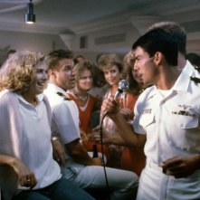 Tom Cruise con Kelly McGillis in una scena di Top Gun