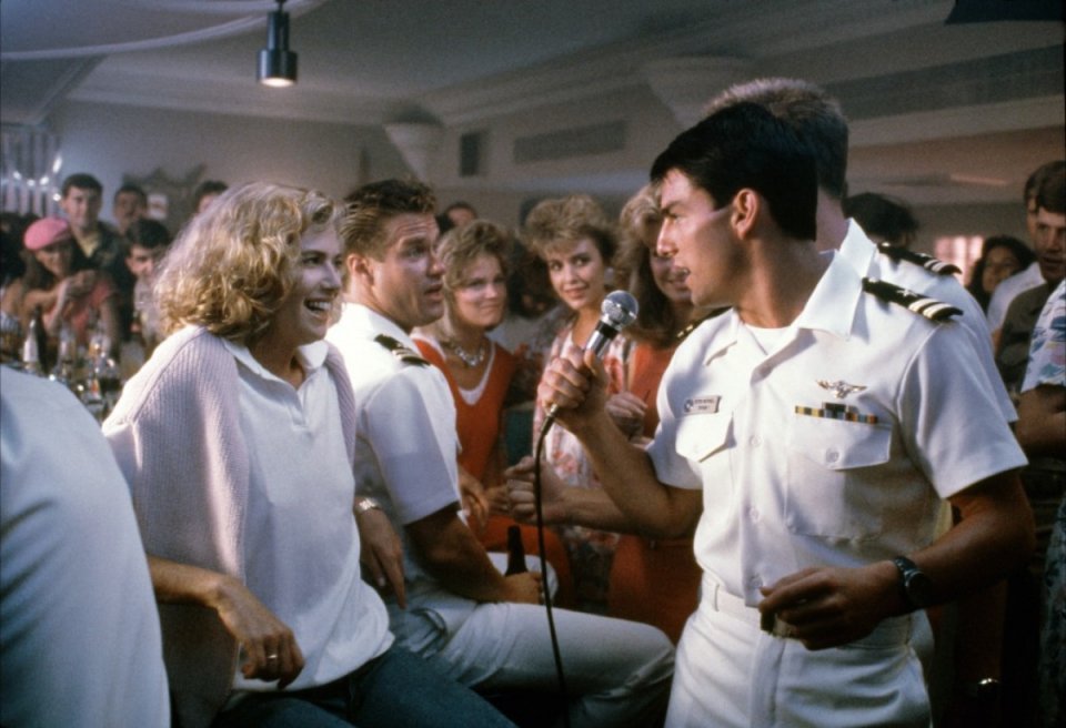 Tom Cruise con Kelly McGillis in una scena di Top Gun