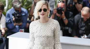 Personal Shopper: Kristen Stewart al photocall di Cannes