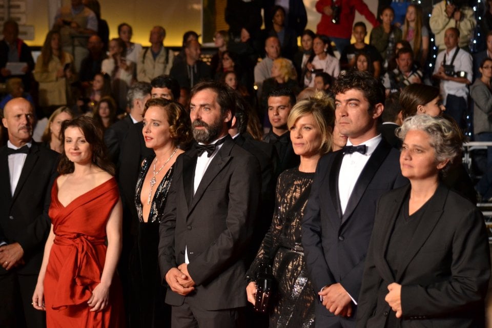 Cannes 2016: Stefano Mordini, Riccardo Scamarcio, Viola Prestieri, Marina Foïs e Valeria Golino sul red carpet per Pericle il nero