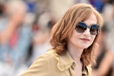 Elle: Isabelle Huppert durante il photocall a Cannes