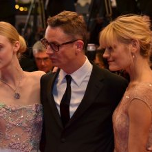 Cannes 2016: Elle Fanning e Nicolas Winding Refn sul red carpet di The neon Demon