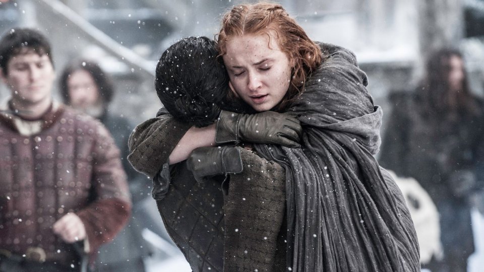 Il trono di spade: l'abbraccio tra Sansa e Jon Snow in Book of the Stranger