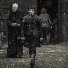 Il trono di spade: Il Corvo a Tre Occhi e Bran nell'episodio The Door