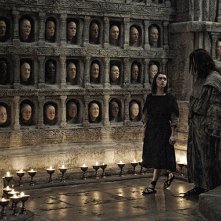 Il trono di spade: Maisie Williams in una foto dell'episodio The Door