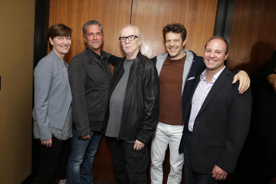 John Carpenter con Jason Blum e i prodiuttori di Blumhouse