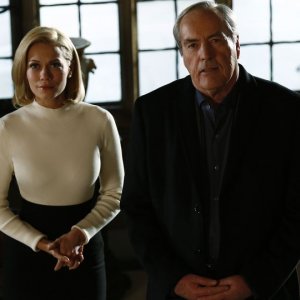 Agents of S.H.I.E.L.D.: Bethany Joy Lenz e Powers Boothe in una foto di Paradise Lost