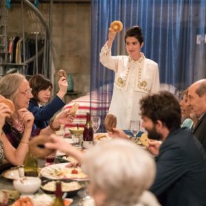 Transparent: i protagonisti in una foto della seconda stagione