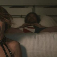 Calcolo infinitesimale: Stefania Rocca e (sullo sfondo) Luca Lionello in una scena del film