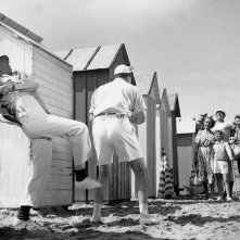 Le vacanze di monsieur Hulot: Jacques Tati in una scena del suo film