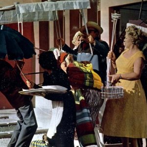 Mio zio: un'immagine del film di e con Jacques Tati