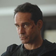 Wayward Pines 2: Jason Patric in una scena della seconda stagione