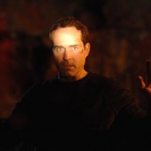 Wayward Pines 2: Jason Patric in una scena di Enemy Lines della seconda stagione
