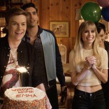 Scream: l'attrice Carlson Young in una foto della première della seconda stagione