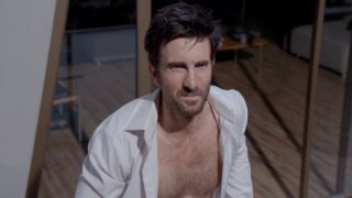 Powers: Sharlto Copley interpreta Christian Walker