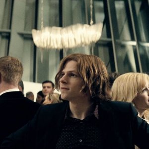 Batman v Superman: Dawn of Justice, Jesse Eisenberg, Ben Affleck e Henry Cavill in un momento del film