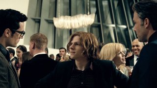 Batman v Superman: Dawn of Justice, Jesse Eisenberg, Ben Affleck e Henry Cavill in un momento del film