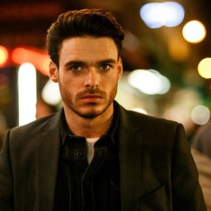 Bastille Day: Richard Madden in una scena del film