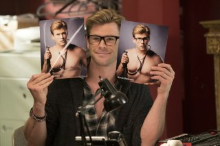 Ghostbusters: Chris Hemsworth in una simpatica immagine del film