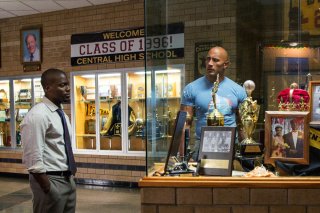 Una spia e mezzo: Kevin Hart e Dwayne Johnson in un momento del film