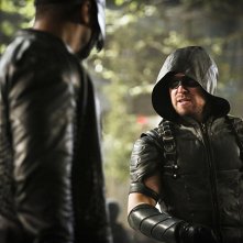 Arrow: Stephen Amell e David Ramsey in Scissione