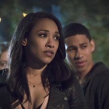 The Flash: Candice Patton e Keiynan Lonsdale in The Race of His Life